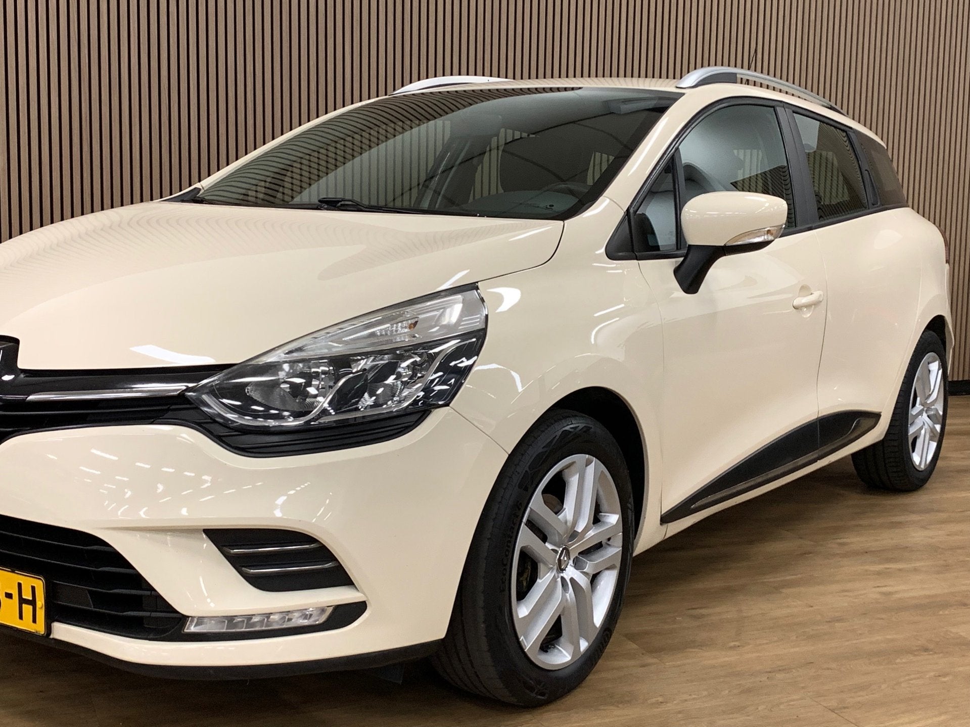 Renault Clio Estate 0.9 TCe Zen|Navigatie|Airco|, Voorwielaandrijving, 898 cc, Gebruikt, 580 kg