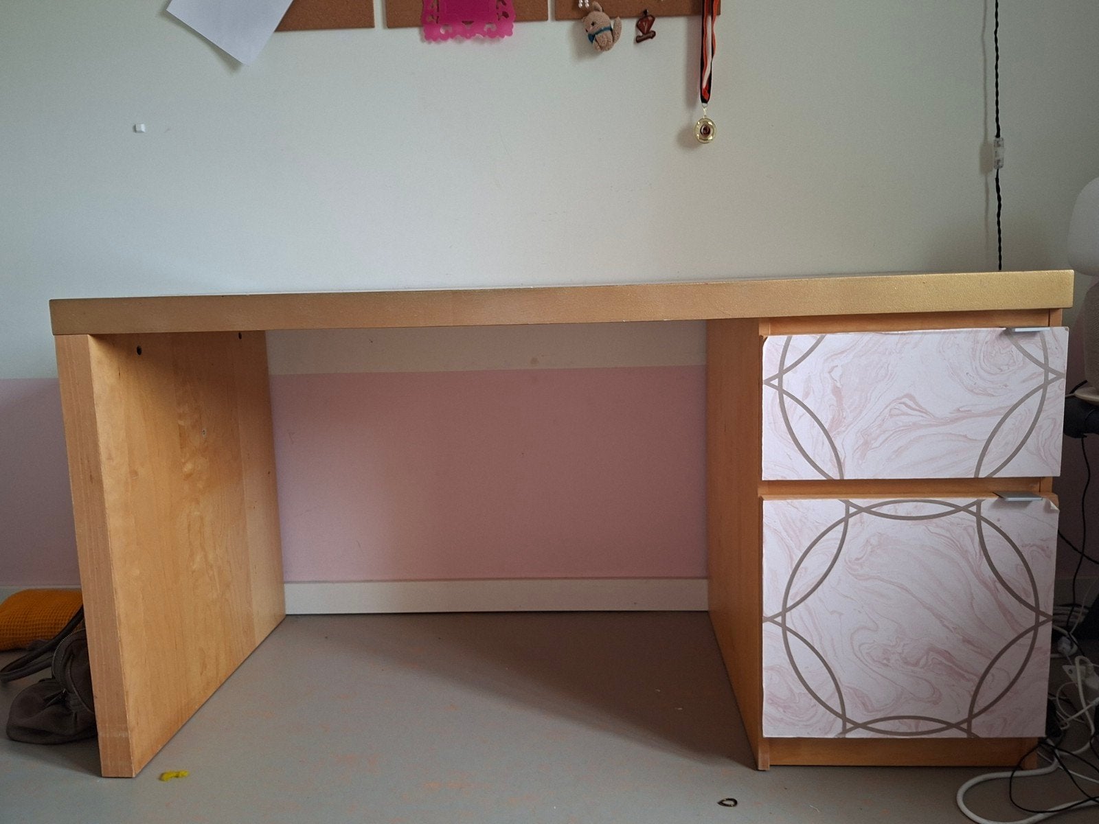 Houten bureau met lades, Ophalen, Met lades, Gebruikt, Hout