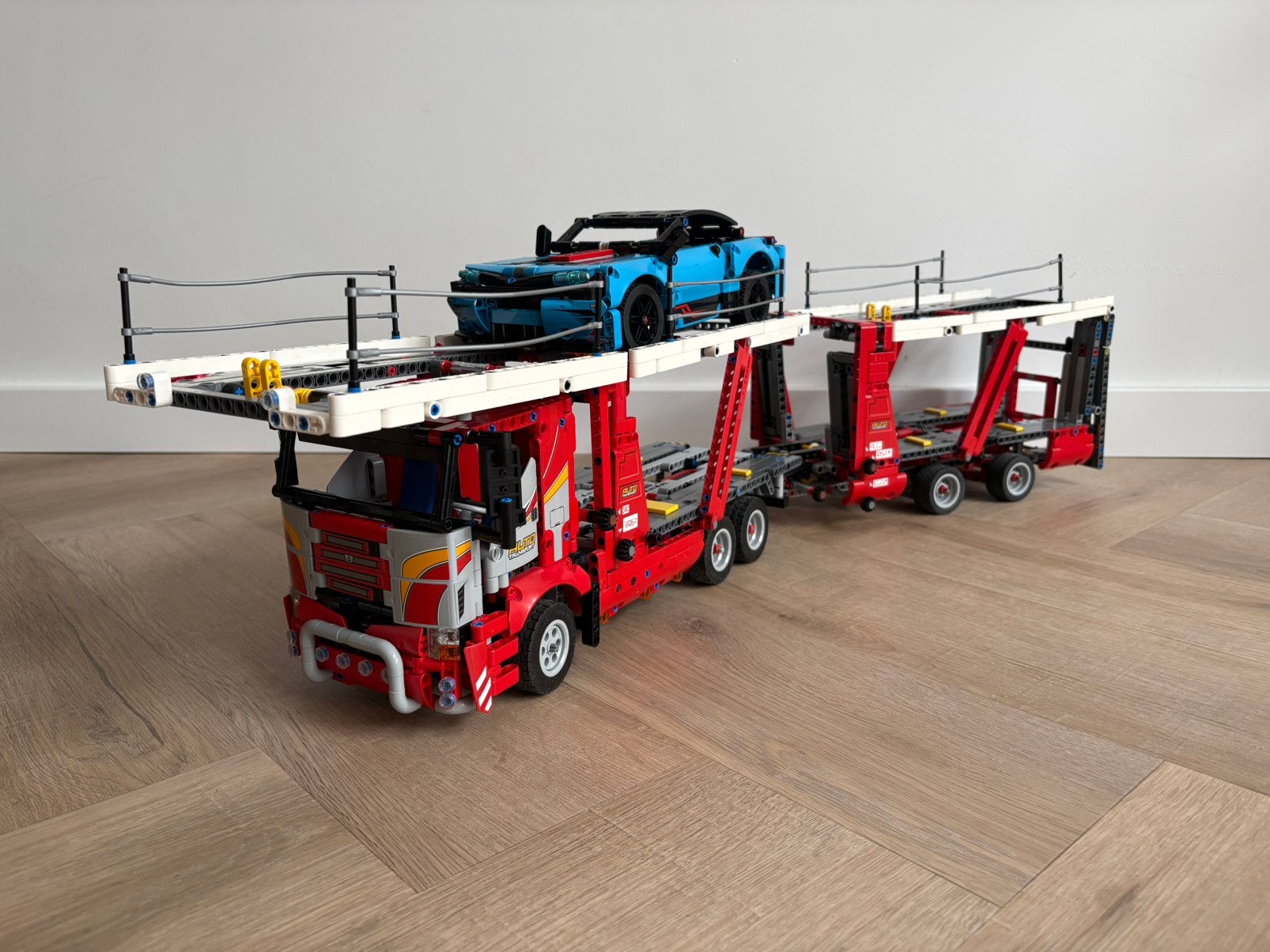 LEGO Technic 42098 Autotransporter COMPLEET + DOOS + BOEKJE, Compleet, Lego, Ophalen of Verzenden, Zo goed als nieuw