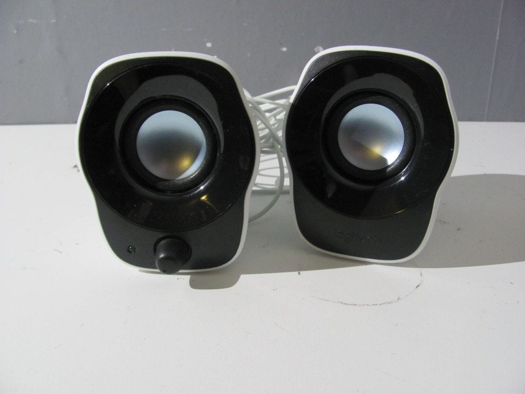 LOGITECH Z120 model s-00109 stereo speakers 5v, Ophalen of Verzenden, Zo goed als nieuw, Audiokanaal 2, Logitech