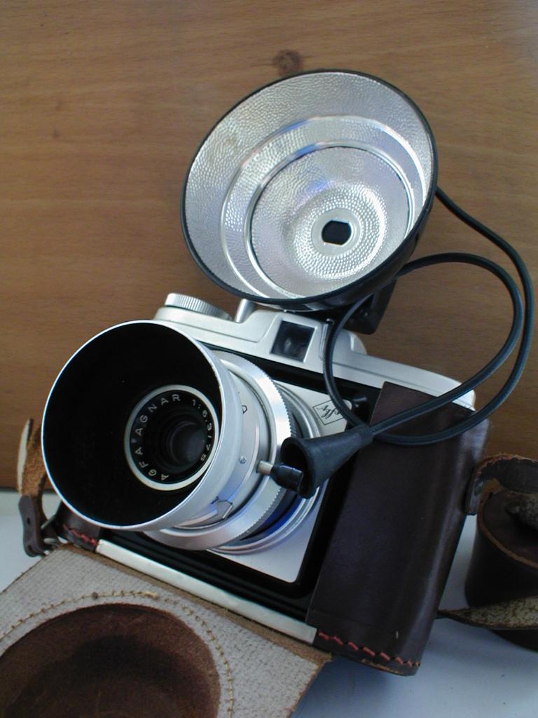 Agfa Isola met Agfa KM flitser, Ophalen of Verzenden, Gebruikt, Compact, Overige Merken