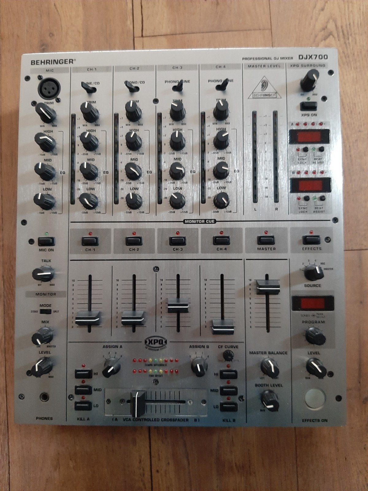 Behringer DJX700 Professionele DJ Mixer, Ophalen of Verzenden, Zo goed als nieuw, Dj-set, Behringer
