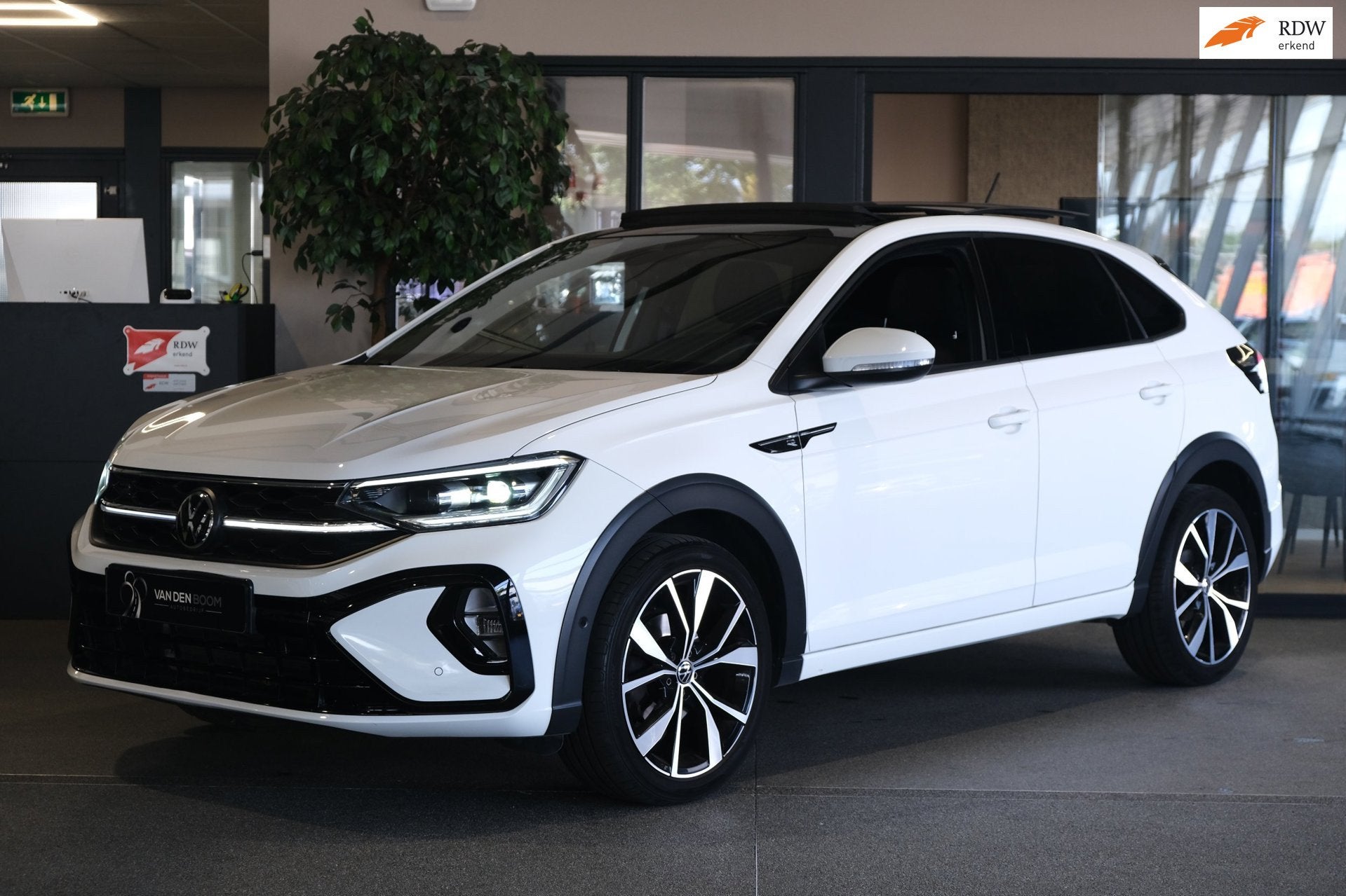 Volkswagen Taigo 1.5 TSI 2x R-Line 150PK DSG Pano Navi Virtu, Dealer onderhouden, Verwarmde buitenspiegels, 4 cilinders, 150 pk