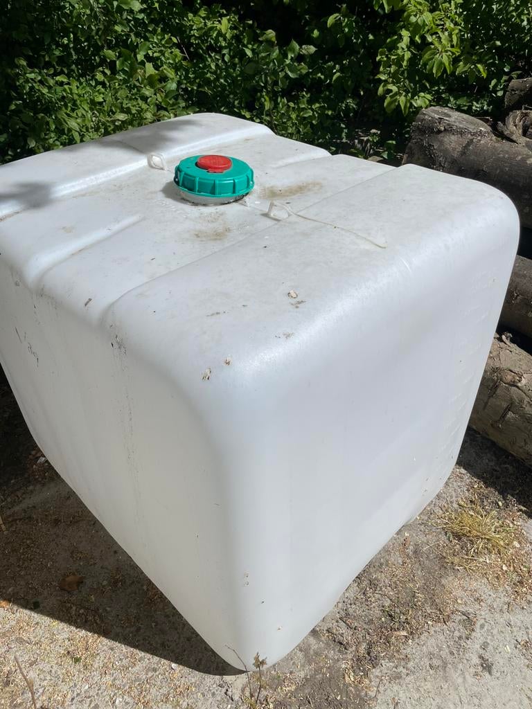 Gratis afhalen 1000 liter vaten!, Tuin en Terras, Regentonnen, 150 liter of meer, Ophalen of Verzenden, Zo goed als nieuw
