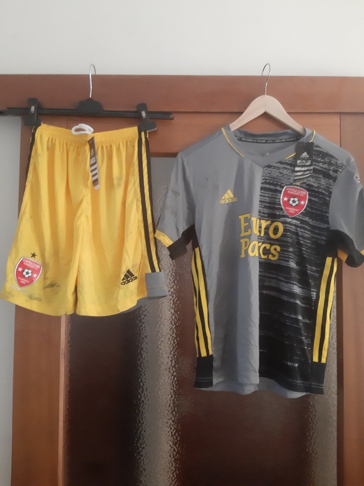 Chettle Court Rangers F.C. custom adidas Condivo 21 setje, Ophalen of Verzenden, Nieuw, Shirt