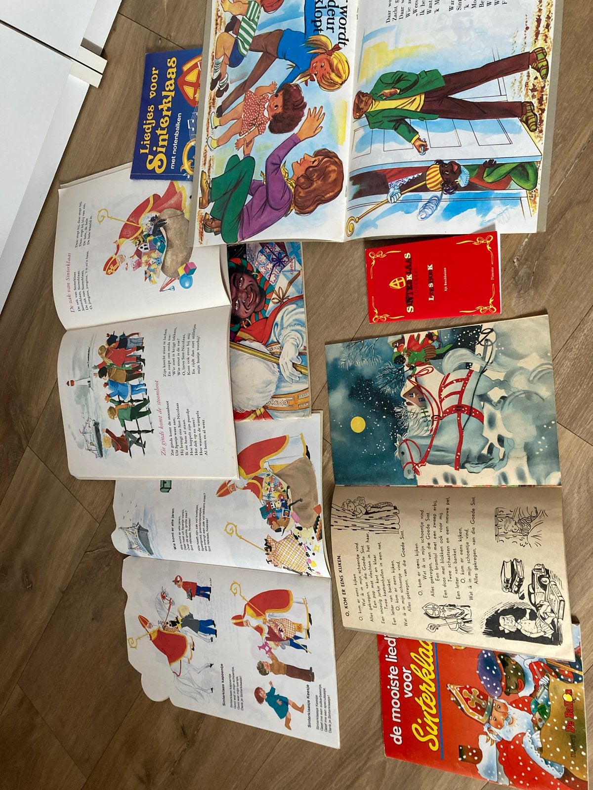vintage Sinterklaas en Zwarte Piet Boeken met Liedjes enz, Diversen, Sinterklaas, Ophalen of Verzenden, Zo goed als nieuw