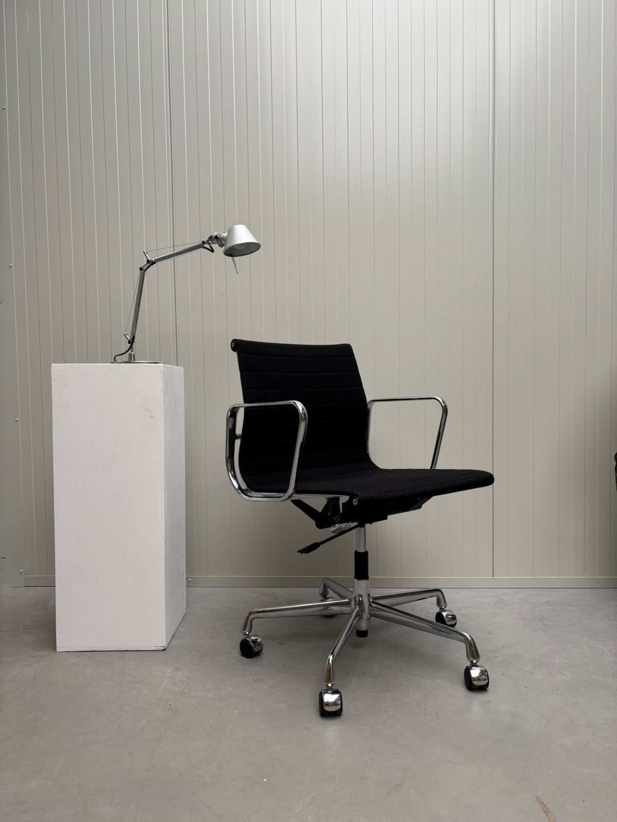 Eames ea117 bureaustoel vitra, Huis en Inrichting, Bureaustoelen, Gebruikt, Bureaustoel, Zwart, Ergonomisch, Ophalen