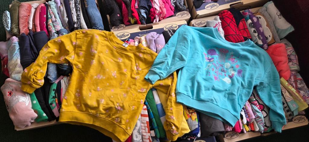 €1 p.st Grote partij kleding: Zo goed als nieuw en nieuw, Ophalen of Verzenden, Zo goed als nieuw, Meisje
