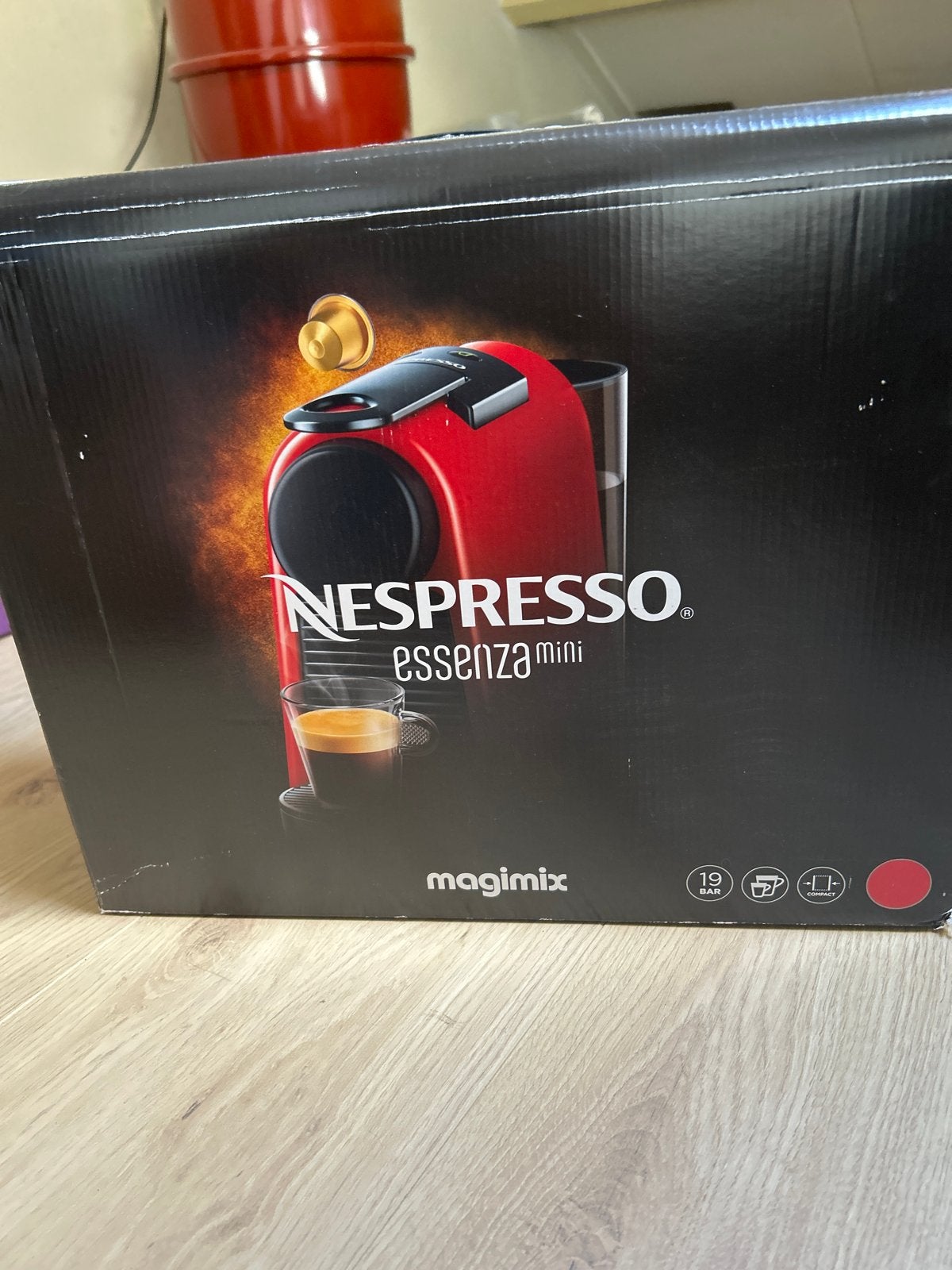 Nespresso Essenza Mini Magimix Rood - Zo goed als nieuw, Ophalen, Gebruikt, Espresso apparaat, 1 kopje