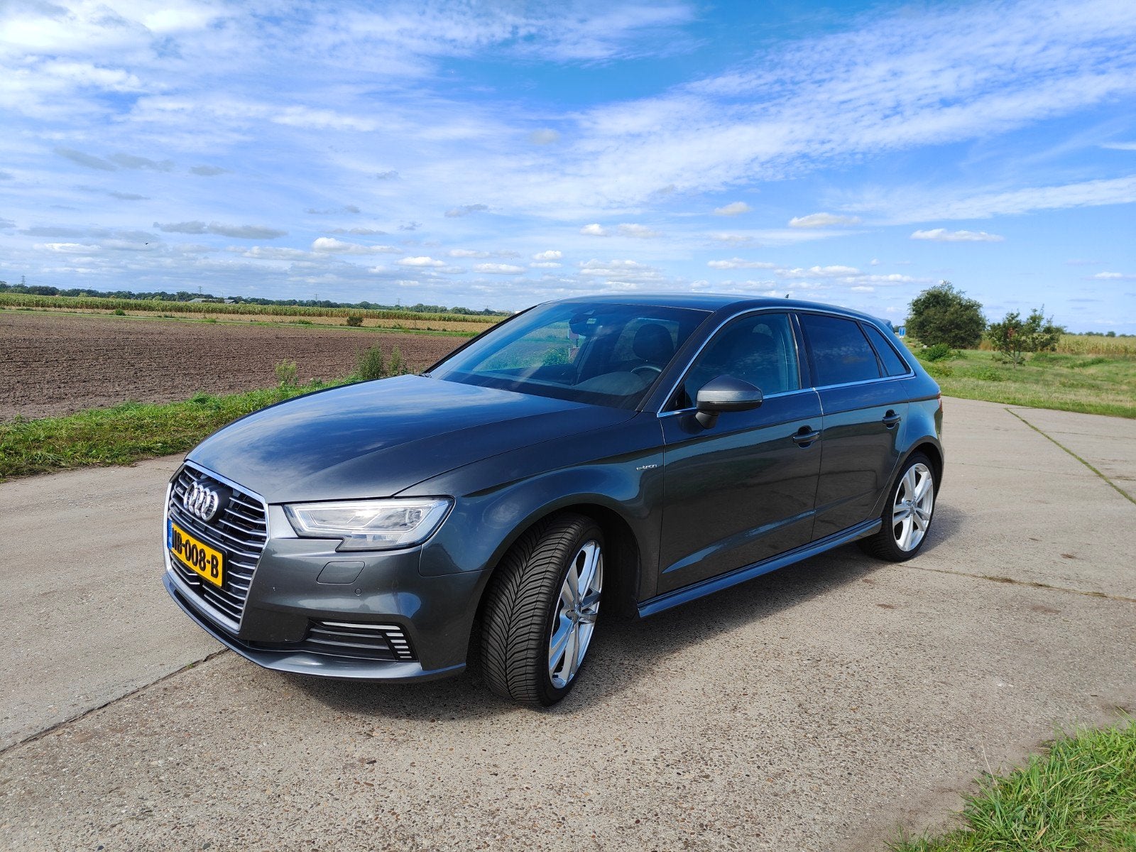 Audi A3 Sportback 1.4 Tfsi E-tron S-Tronic Facelift 2016, Auto's, Audi, Leder en Stof, 1395 cc, Zilver of Grijs, 1515 kg