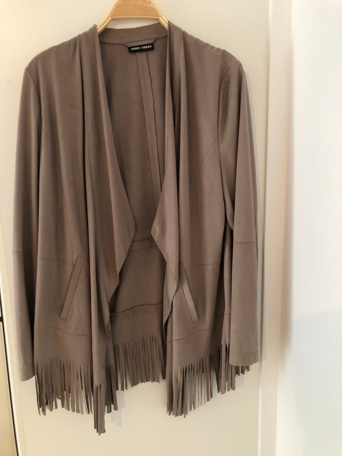 Gerry Weber Suedine Jas/Vestje met Franjes Maat 44, Ophalen of Verzenden, Gedragen, Maat 42/44 (L), Bruin