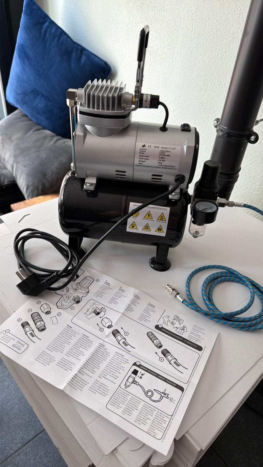 Compressor (airbrush) createx TC20C, Ophalen of Verzenden, Zo goed als nieuw, Minder dan 200 liter/min, Olievrij