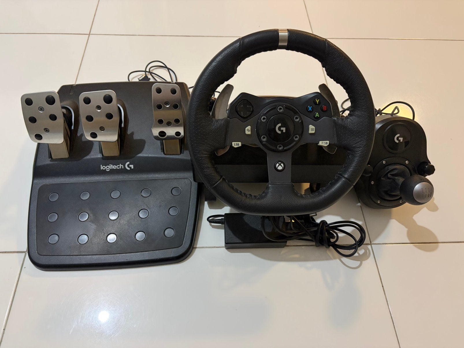 Logitech G920/G29 Racestuur xbox en pc te koop!, Spelcomputers en Games, Ophalen of Verzenden, Zo goed als nieuw