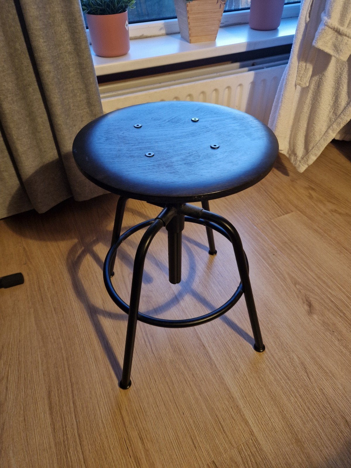 Ikea Kullaberg kruk verstelbaar zwart, Ophalen, In hoogte verstelbaar, Zo goed als nieuw, Hout