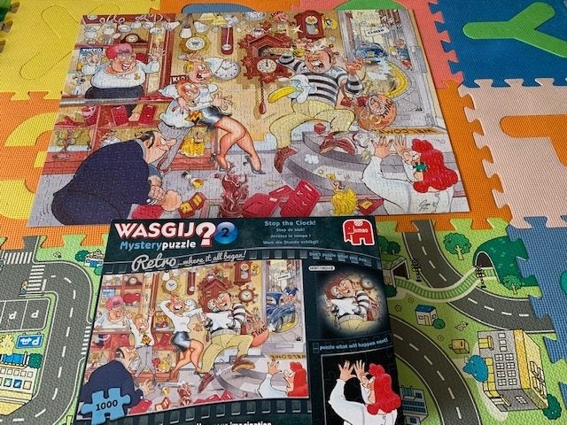 Wasgij mystery 2 puzzel Stop de klok. Er ontbreekt 1 stuk, Ophalen of Verzenden, Minder dan 500 stukjes, Gebruikt