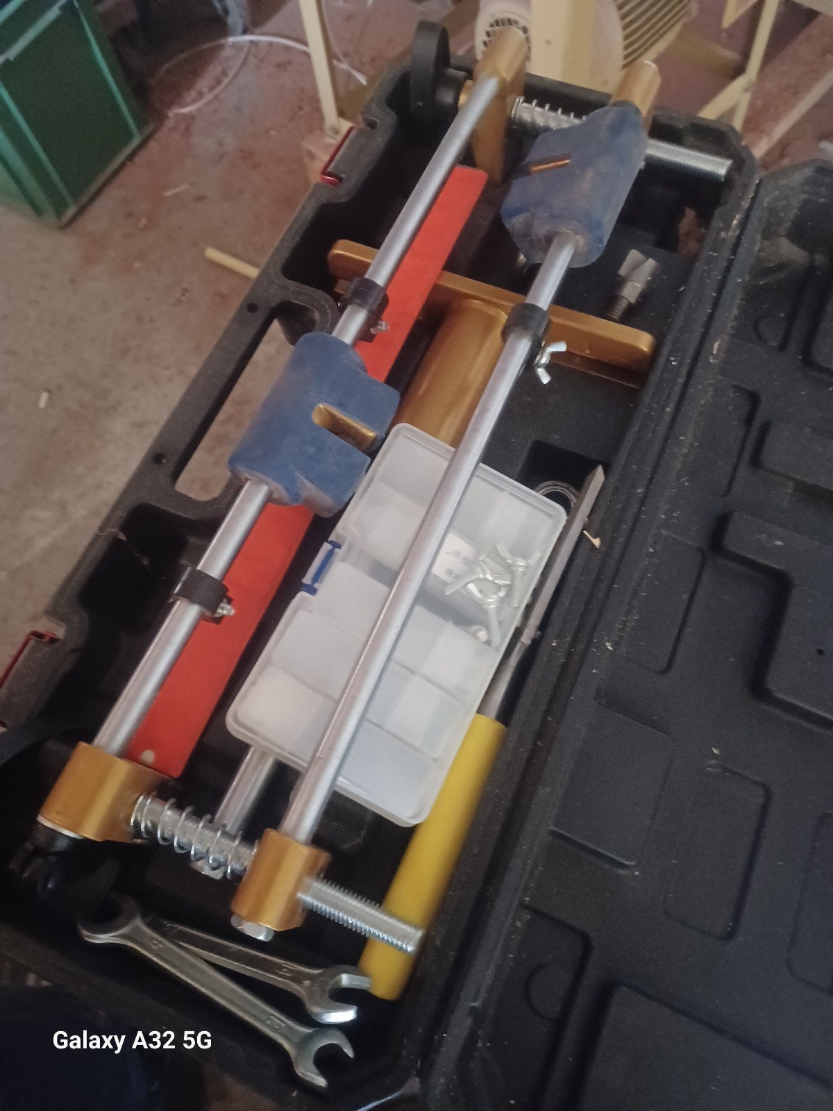 Kwalitatieve stotkastfrees met alle hulpstukken, Doe-het-zelf en Verbouw, Ophalen of Verzenden, Nieuw, Elektrisch, Sleuvenfrees