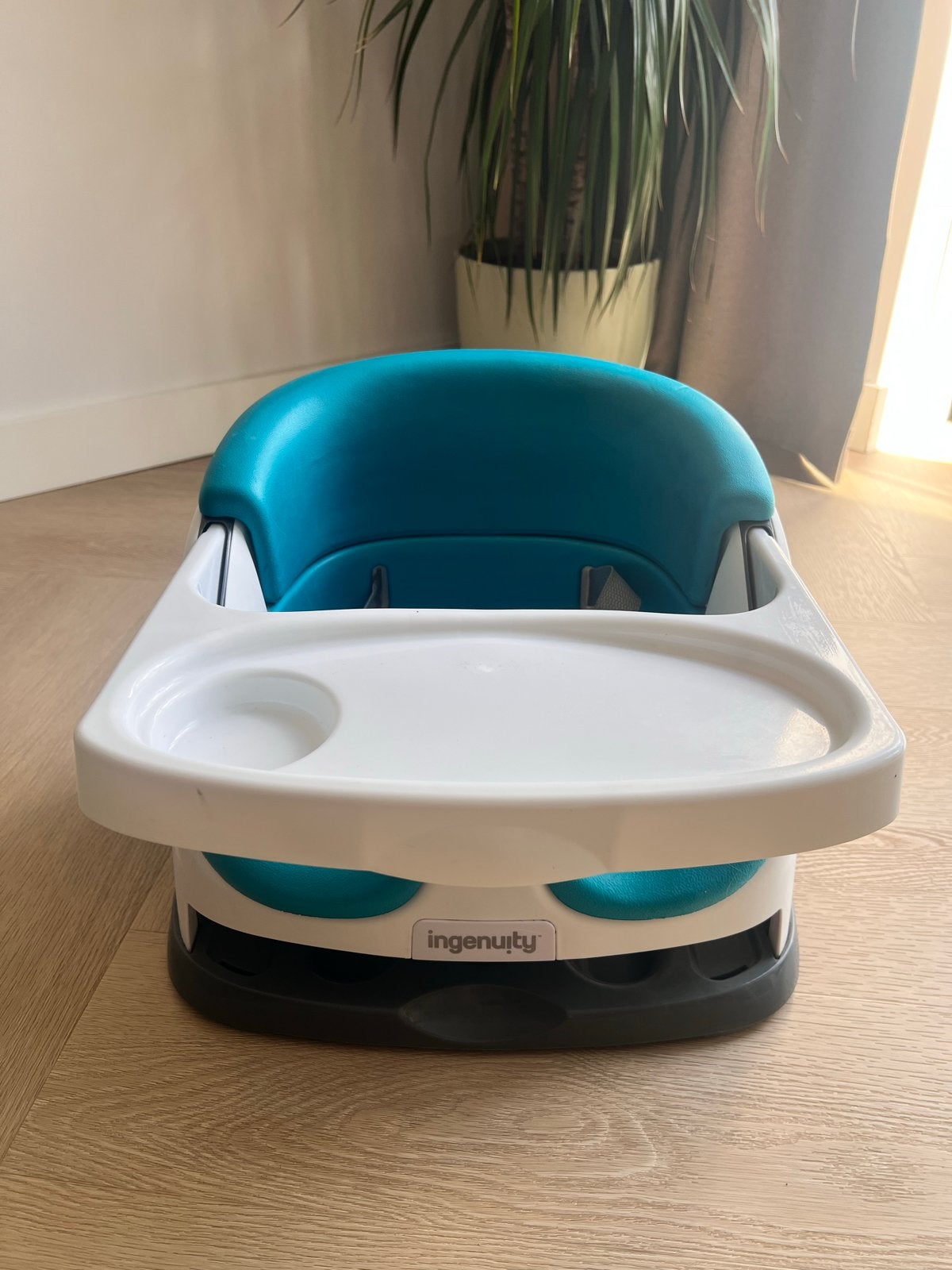 Ingenuity Baby Base 2-in-1 Zitje met Eetblad - Gebruikt, Kinderen en Baby's, Kinderstoelen, Ophalen, Gebruikt, Overige typen, Afneembaar eetblad
