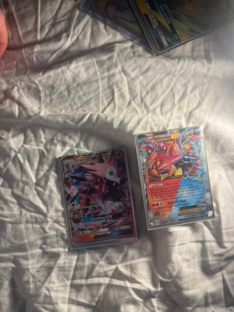 Pokémon TCG: Lycanroc GX & Volcanion EX Kaarten, Ophalen of Verzenden, Zo goed als nieuw, Meerdere kaarten