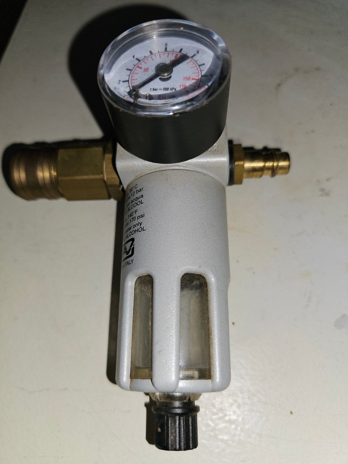 Drukregelaar met manometer 0-12bar met smeerolie container, 10 bar of meer, Ophalen of Verzenden, Zo goed als nieuw, Minder dan 200 liter/min