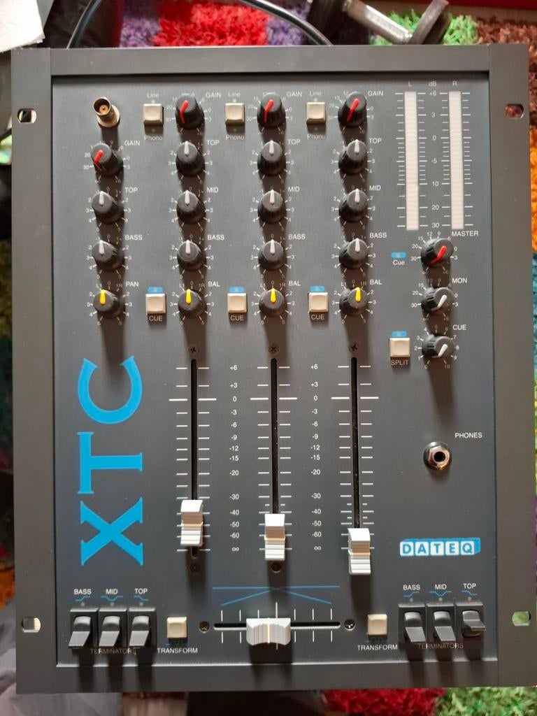 Dateq XTC - Zo goed als nieuw in doos, Muziek en Instrumenten, Ophalen, Zo goed als nieuw, Minder dan 5 kanalen