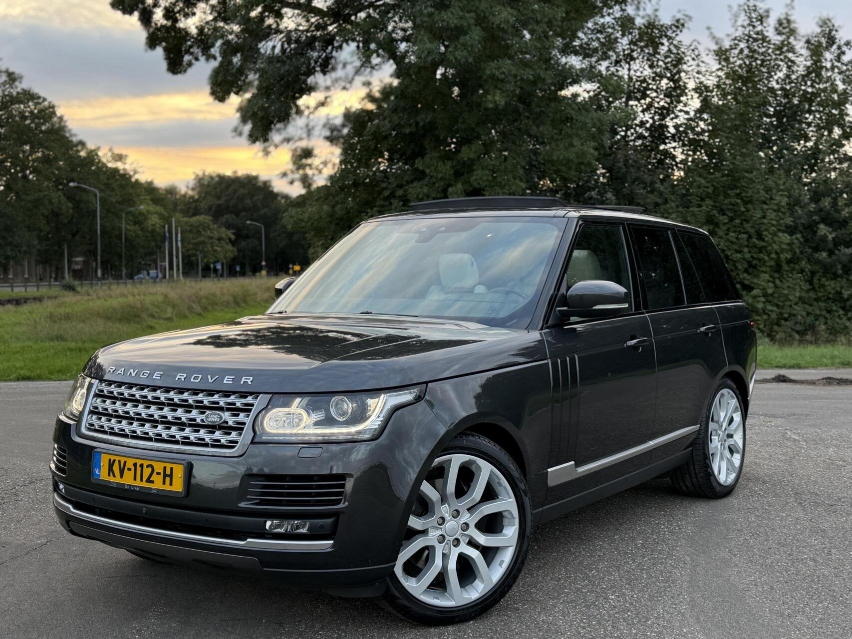 Land Rover Range Rover 3.0 TDV6 Vogue Nap/Trekhaak/Pano/Acc, Auto's, Euro 6, 2993 cc, 258 pk, Bedrijf