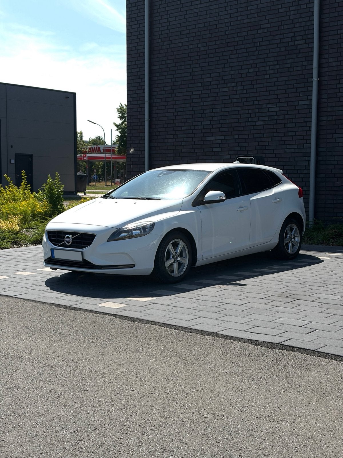 Volvo V40 D2, Voorwielaandrijving, Stof, Navigatiesysteem, Wit