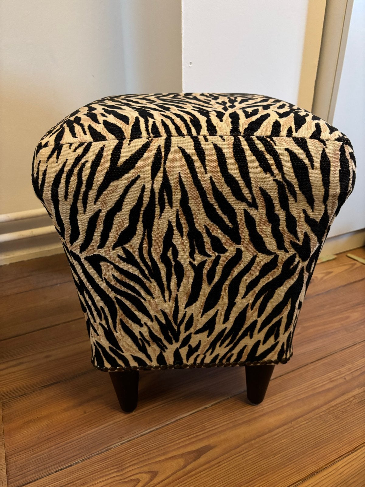 Zebraprint poefje - Zo goed als nieuw, Ophalen, Minder dan 50 cm, Zo goed als nieuw, Stof