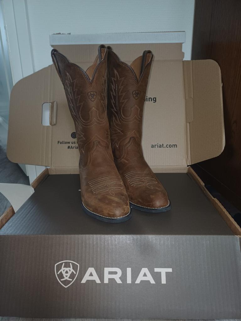 Ariat Cowboylaarzen Maat 40 Wide C - Zo Goed Als Nieuw, Kleding | Dames, Schoenen, Verzenden, Lage of Enkellaarzen, Zo goed als nieuw