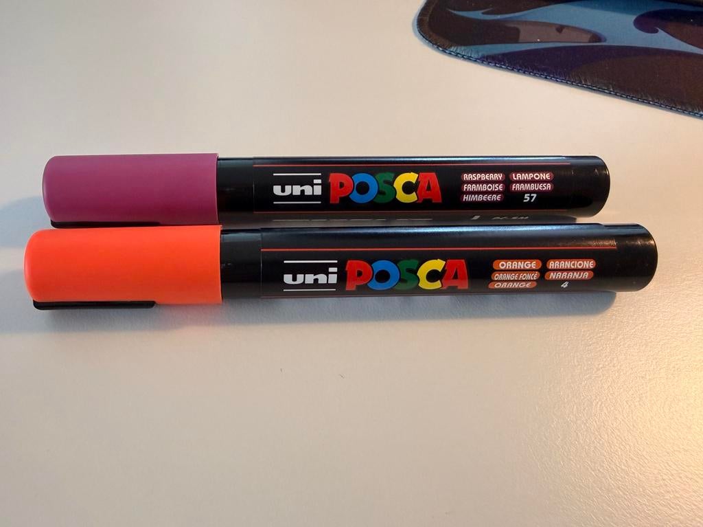 Posca PC-5M markers 2 stuks nieuw Oranje en Framboos, Ophalen of Verzenden, Nieuw, Potlood of Stift