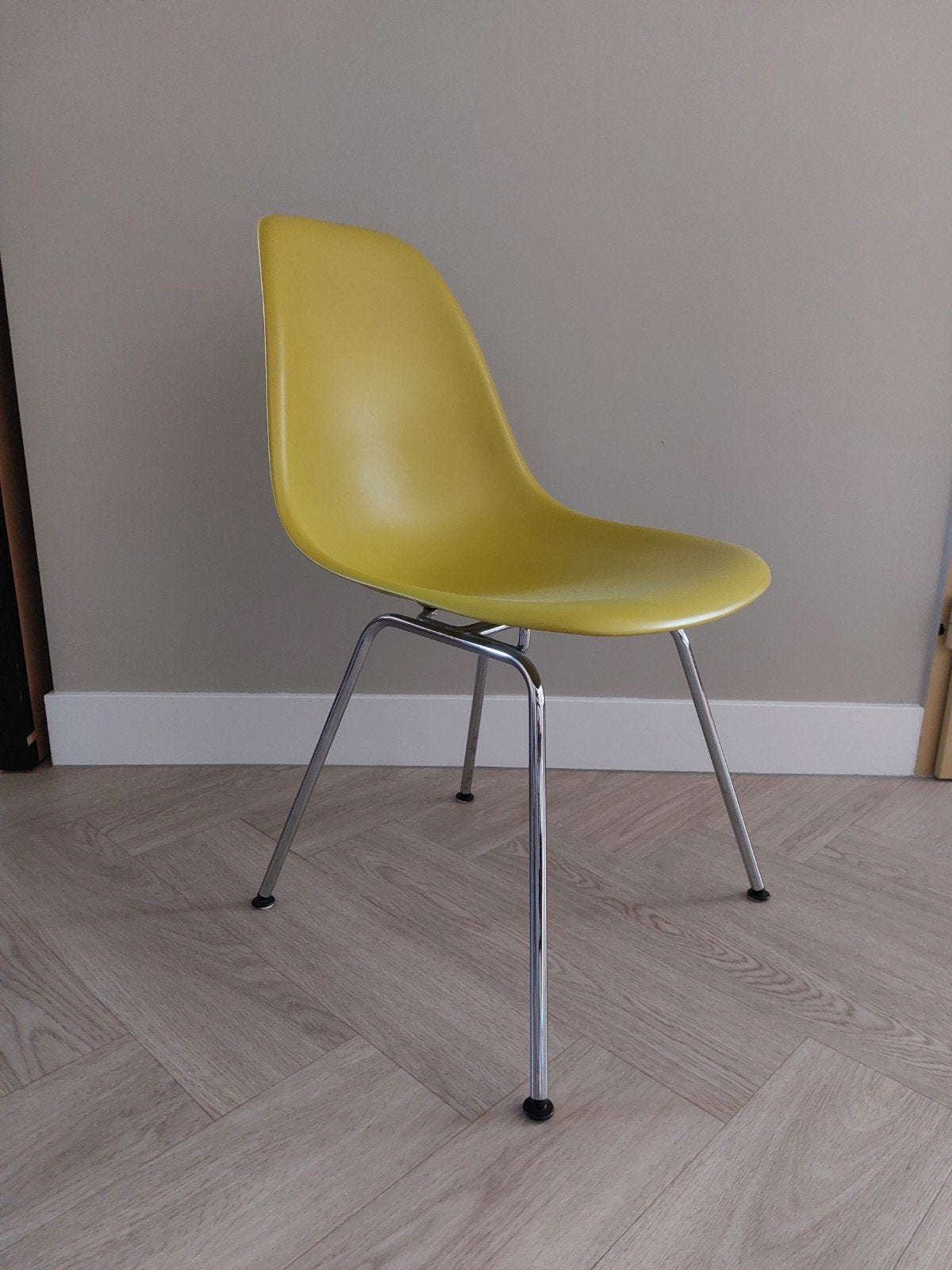 Vitra - Eames DSX stoel, verchroomd onderstel, Mustard, Ophalen, Kunststof, Overige kleuren, Design