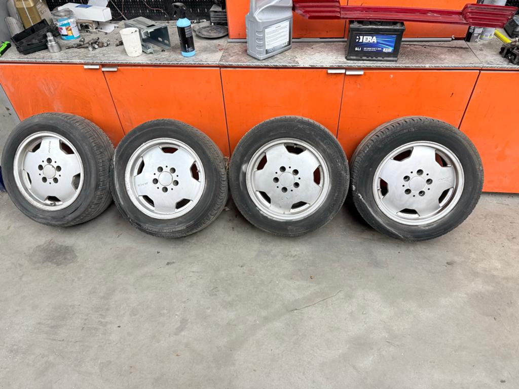 Originele 15 inch AMG velgen met stoeprandschade, Ophalen of Verzenden, Gebruikt, 15 inch, Banden en Velgen