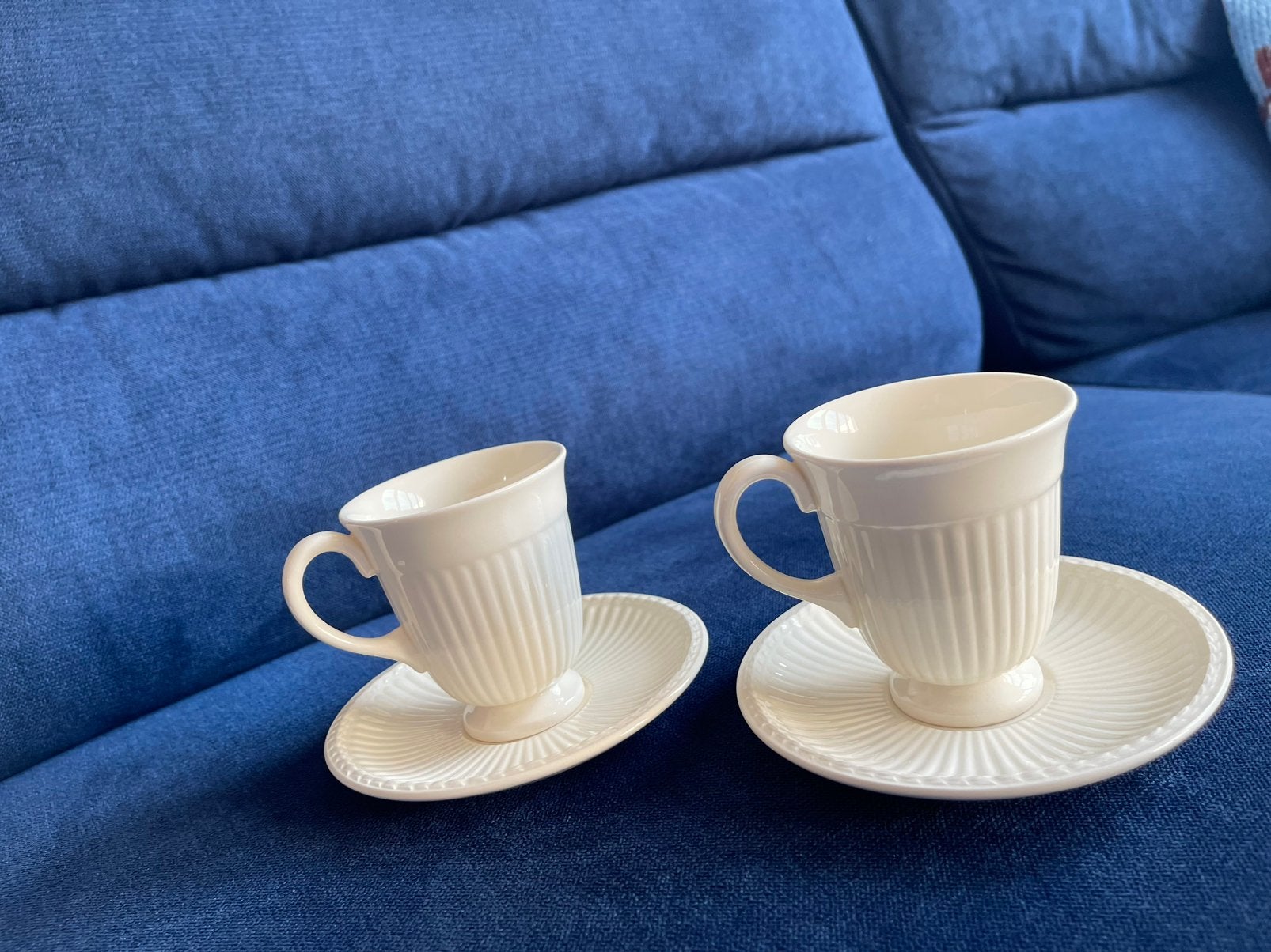 2 Wedgwood Edme koffiekop + schotel Etruria.Zeer goede staat, Ophalen of Verzenden, Zo goed als nieuw, Porselein, Kop en/of schotel
