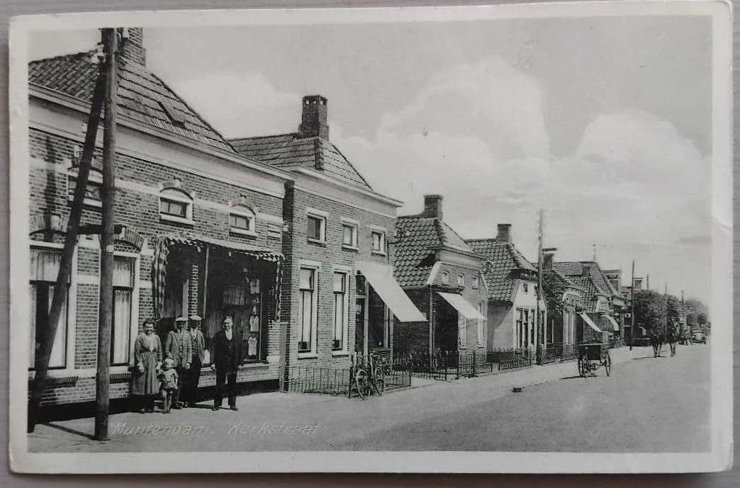 Fotokaart Kerkstraat Muntendam (Gr), Veldpost 1936/1939, Verzenden, 1920 tot 1940, Gelopen, Groningen