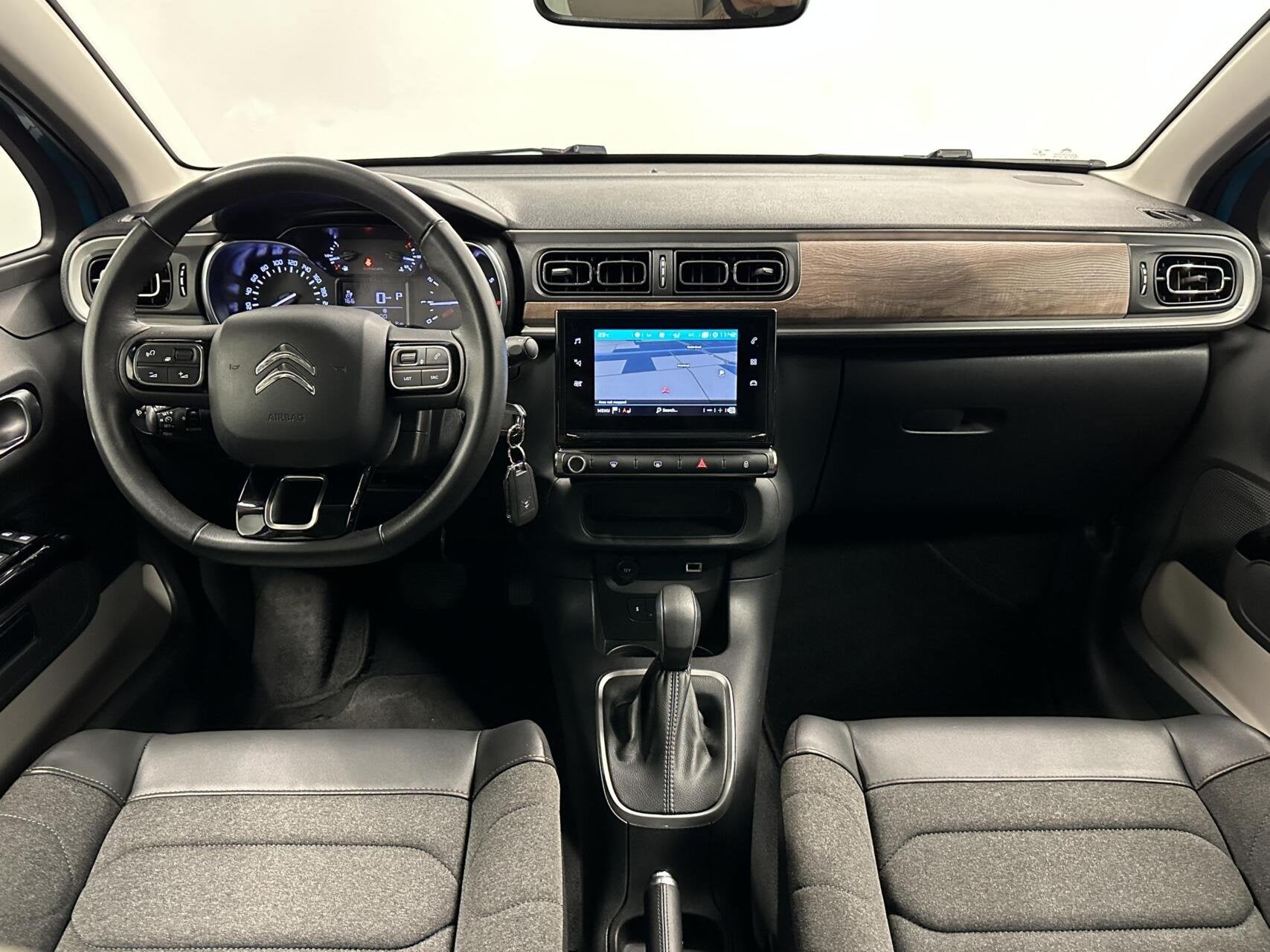 Citroen C3 1.2 PureTech Shine CAMERA NAVI ECC CRUISE CARPLAY, Auto's, 450 kg, Gebruikt, 1199 cc, Met garantie (alle)