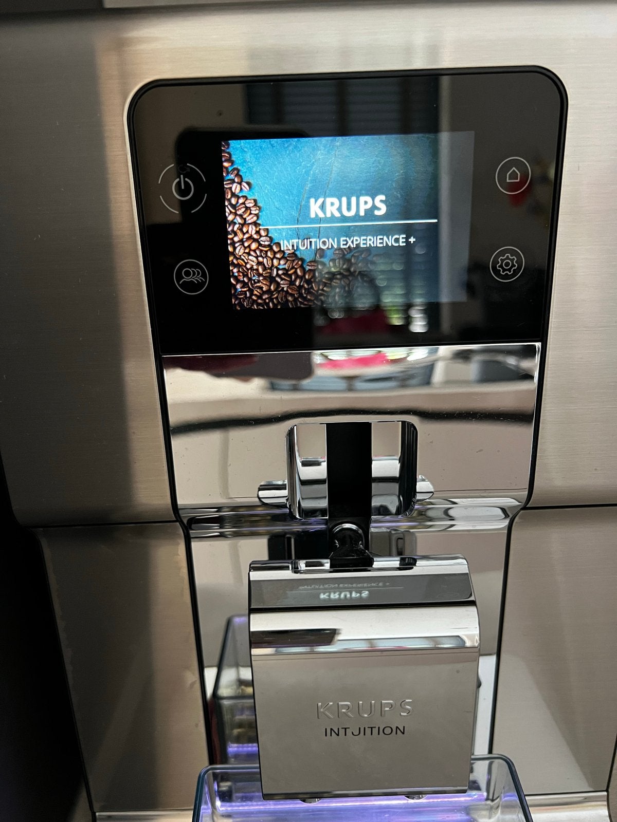 Krups Volautomatische Koffiemachine Intuition Experience+, Witgoed en Apparatuur, Koffiezetapparaten, Ophalen, Afneembaar waterreservoir