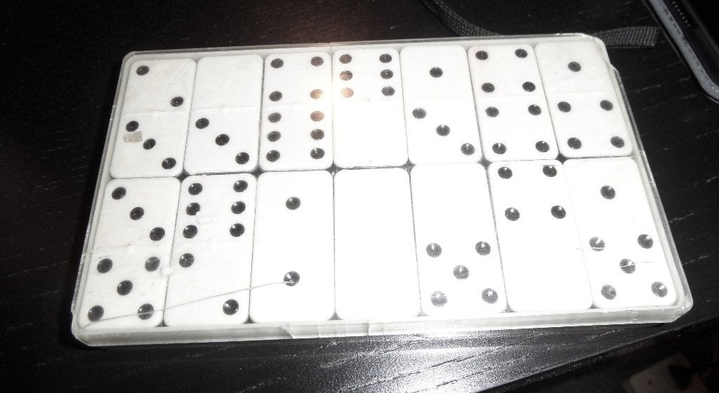 In redelijke staat: dominio-spel, Een of twee spelers, Ophalen of Verzenden, Gebruikt