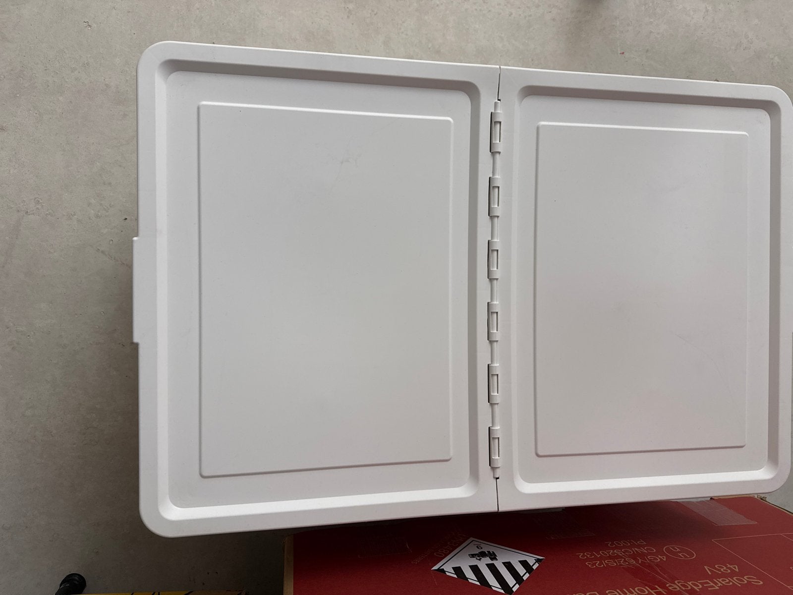 2x IKEA Grote Witte Opbergboxen met Scharnier, Ophalen, Kunststof, 50 tot 100 cm, Zo goed als nieuw