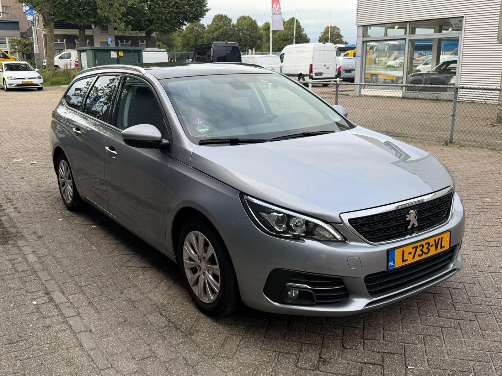 Peugeot 308 SW 1.2 PureTech Allure Clima, cruise, carplay, p, Voorwielaandrijving, Gebruikt, Euro 6, 1199 cc