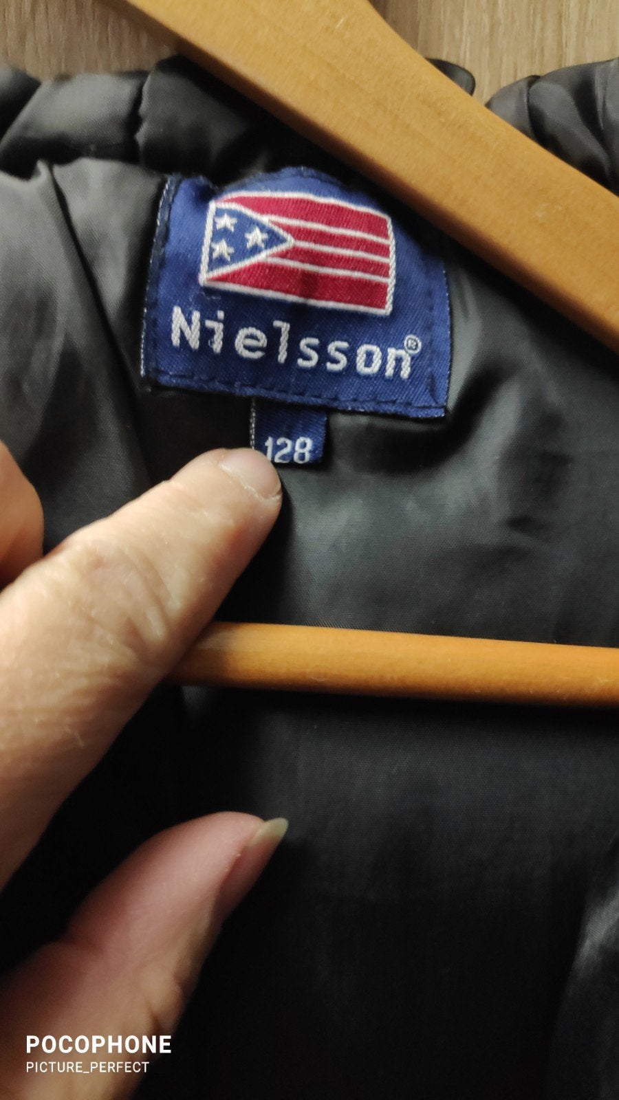 Nielsson Zwarte Jas Maat 128, Kinderen en Baby's, Kinderkleding | Maat 128, Gebruikt, Jongen of Meisje, Nielsson, Ophalen of Verzenden