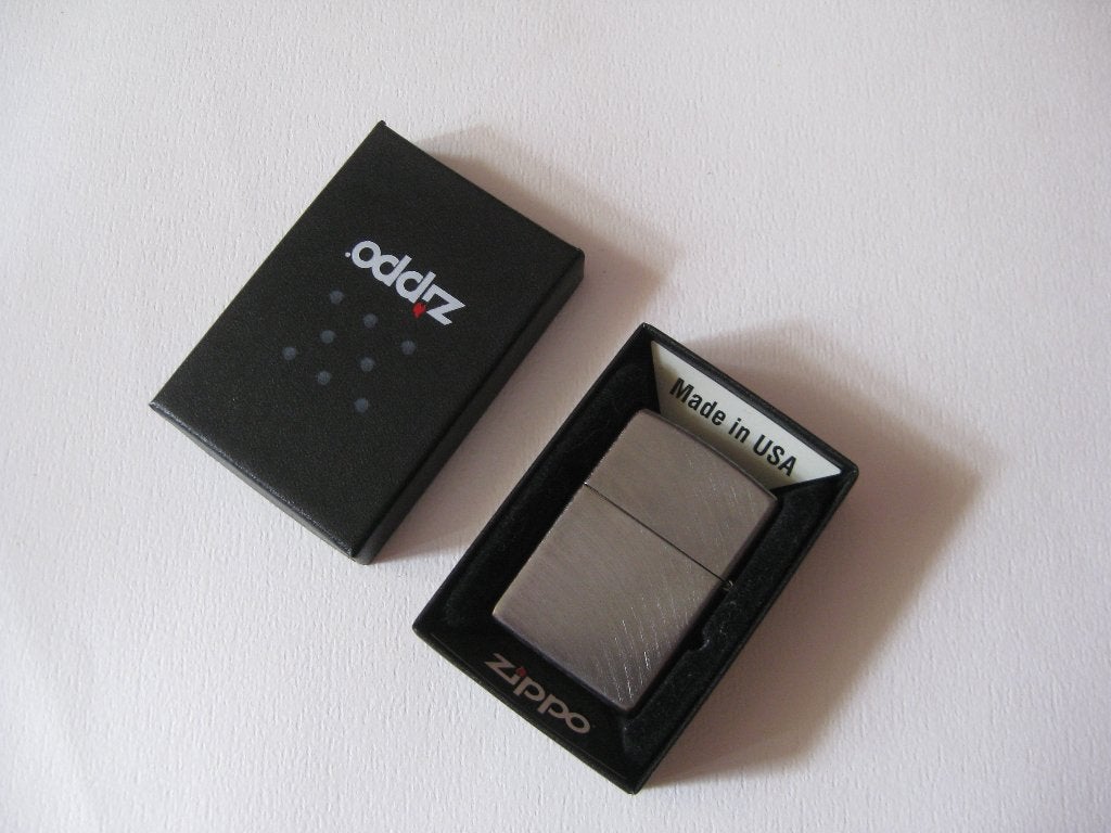 Zippo aansteker / Classic Armor Case Chrome USA j16, Ophalen, Zo goed als nieuw, Aansteker