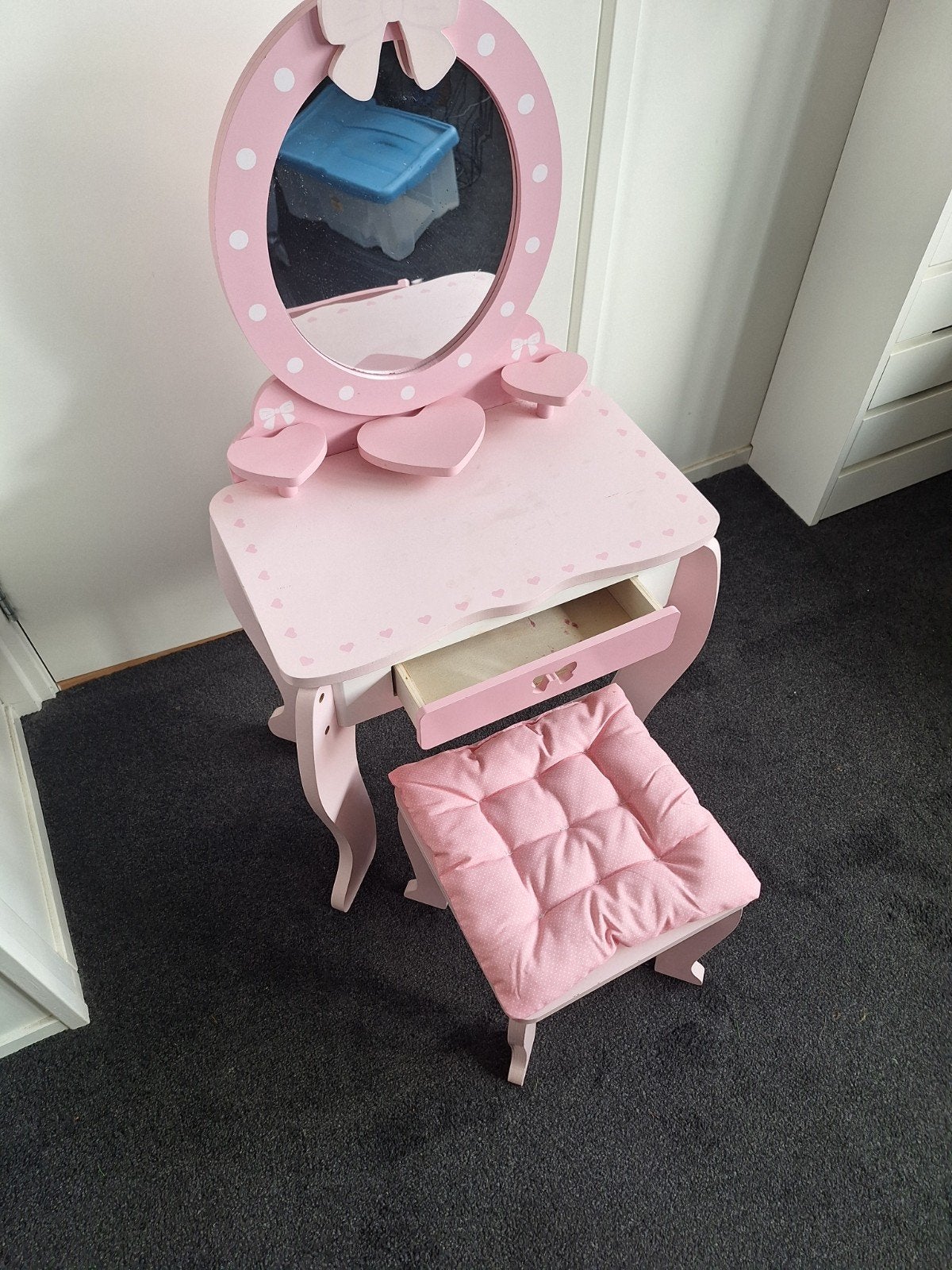 Roze make-up tafel met krukje - Gebruikt, Huis en Inrichting, Ophalen, Minder dan 50 cm, Gebruikt, Kinderlijk, speels