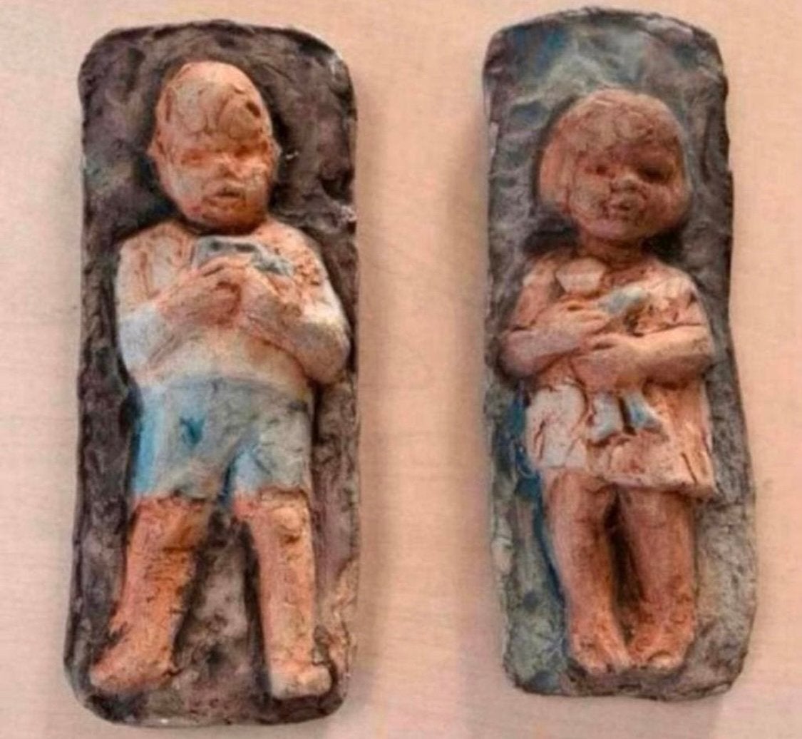Wandtegels jongen en meisje keramist Hanna Mobach 1934., Ophalen of Verzenden