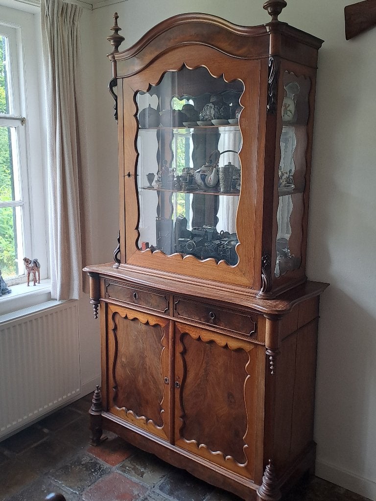 Antieke bonheur kast, Ophalen