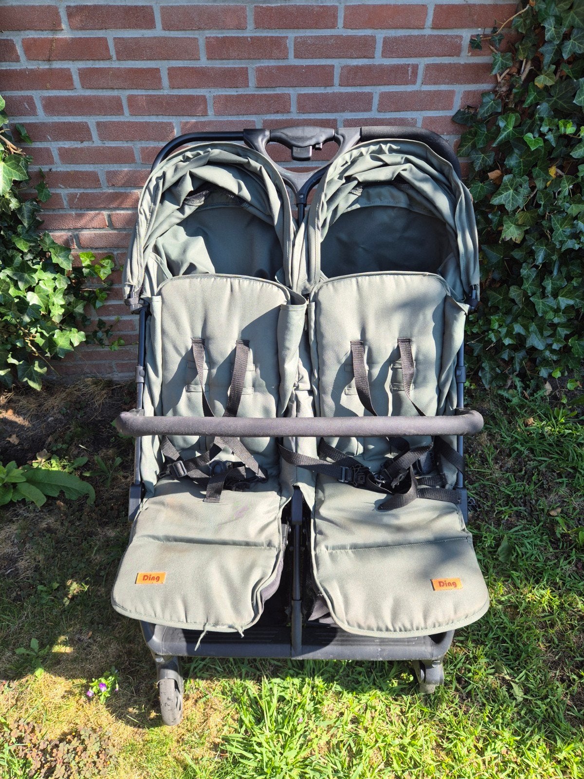 Tweeling / Ding Duobuggy - Dennenngroen met verstelbare voet, Kinderen en Baby's, Kinderwagens en Combinaties, Ophalen, Gebruikt