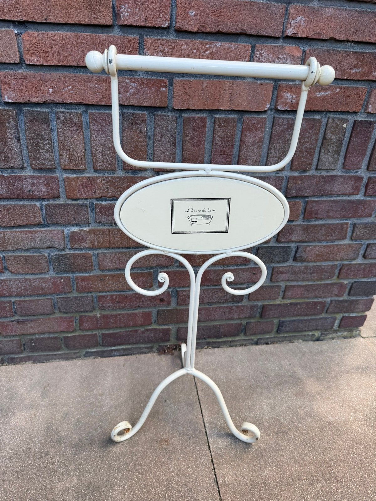 Metalen romantisch handoekenrek, Ophalen