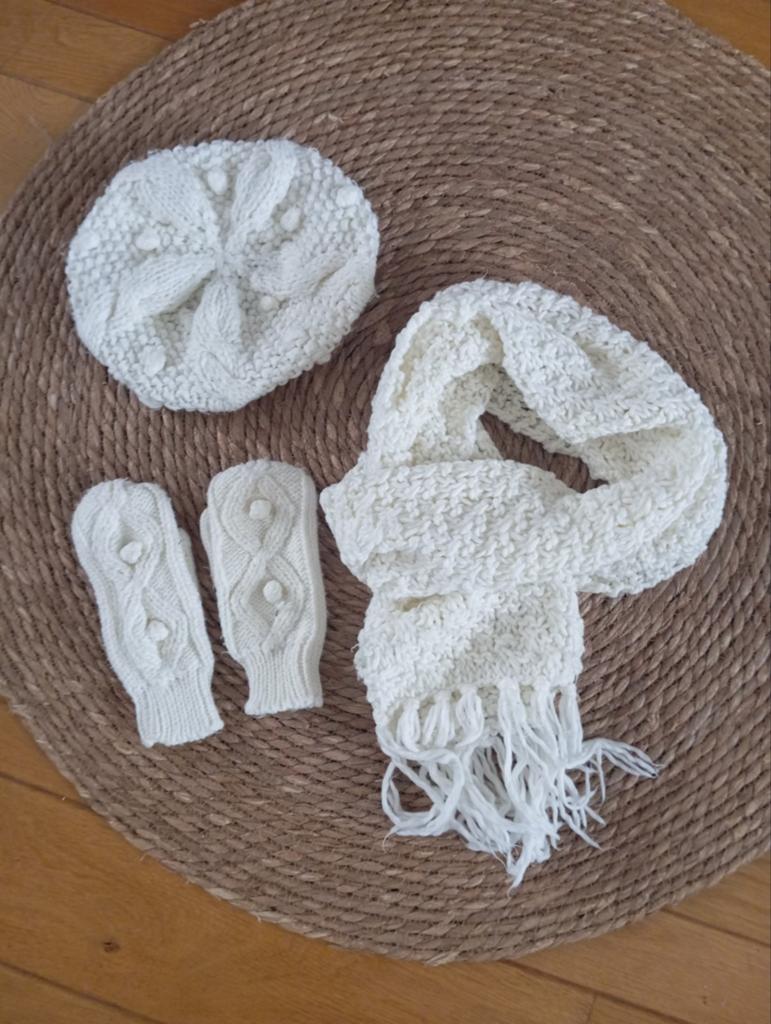 Witte Six Sjaal, Muts en Wanten Set met Gebreid Patroon, Six, Ophalen of Verzenden, Muts