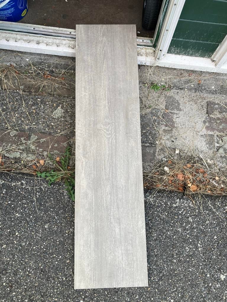 10 plavuizen tegels met laminaat/hout uitstraling 130x30cm, Doe-het-zelf en Verbouw, Tegels, Nieuw, Vloertegels, Keramiek, 60 cm of meer