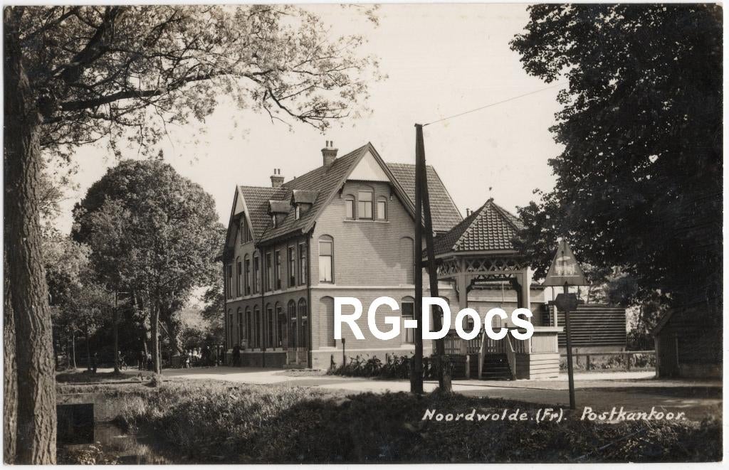 Ansichtkaart - Fotokaart Postkantoor Noordwolde tram - 1930, Ophalen of Verzenden, 1920 tot 1940, Gelopen, Friesland