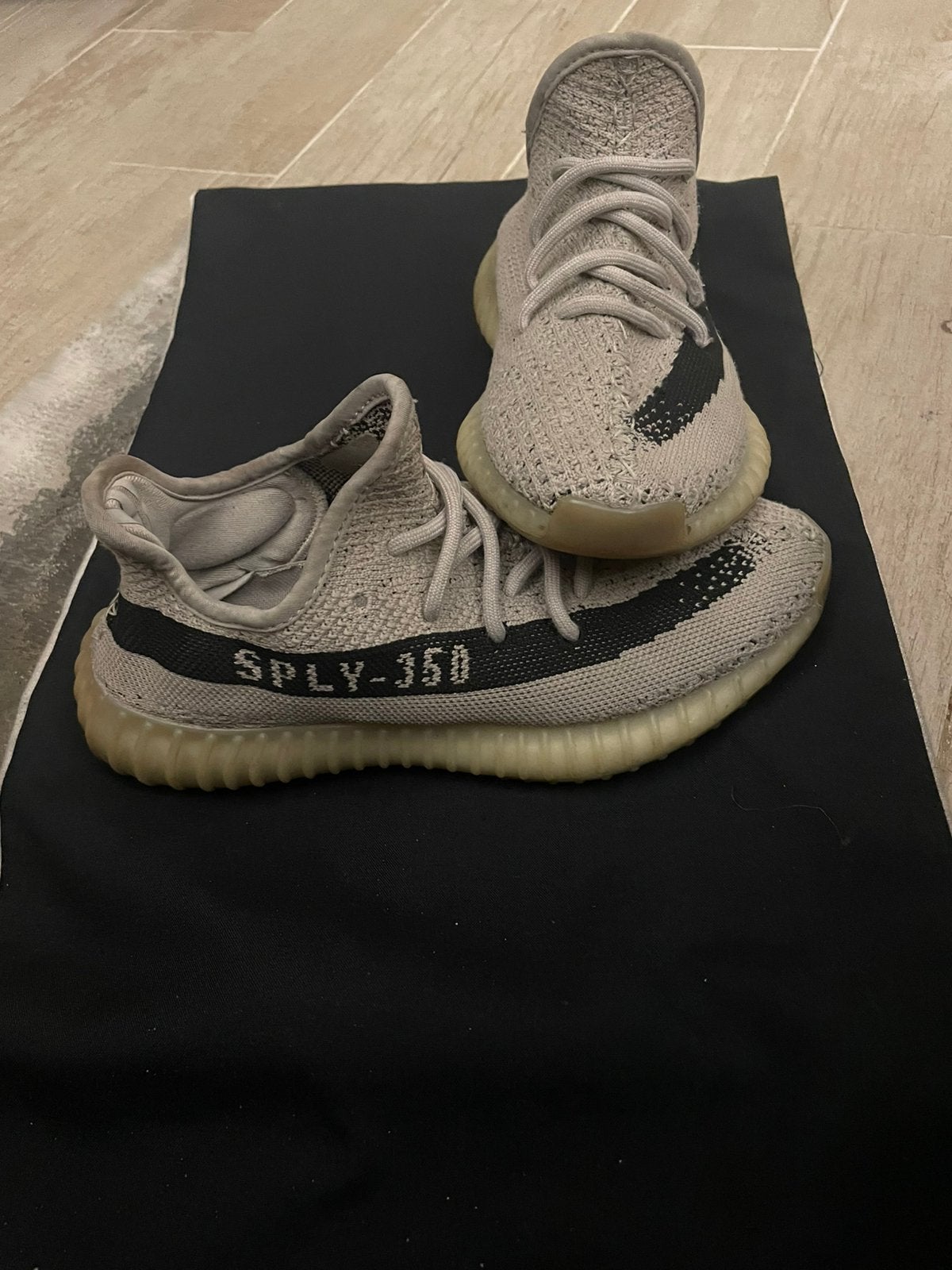 Yeezy schoenen, Verzenden, Zo goed als nieuw, Sneakers of Gympen