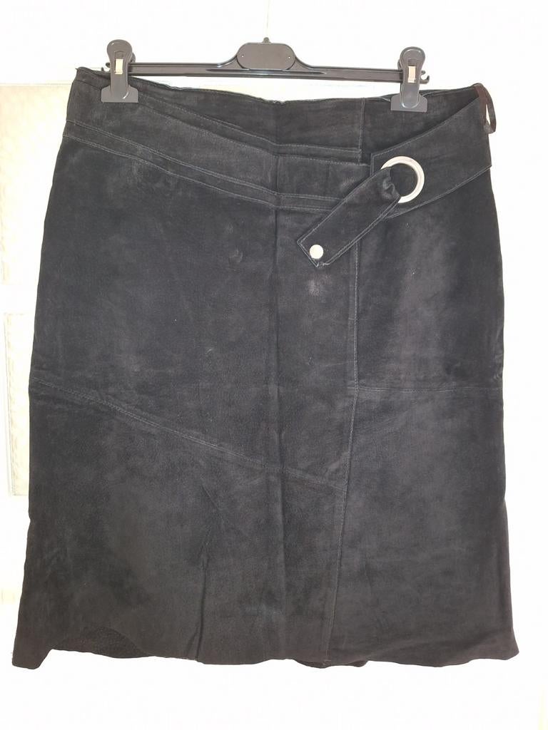 Zwarte suède rok Zoi 40, Kleding | Dames, Rokken, Maat 38/40 (M), Zwart, Ophalen of Verzenden, Gedragen